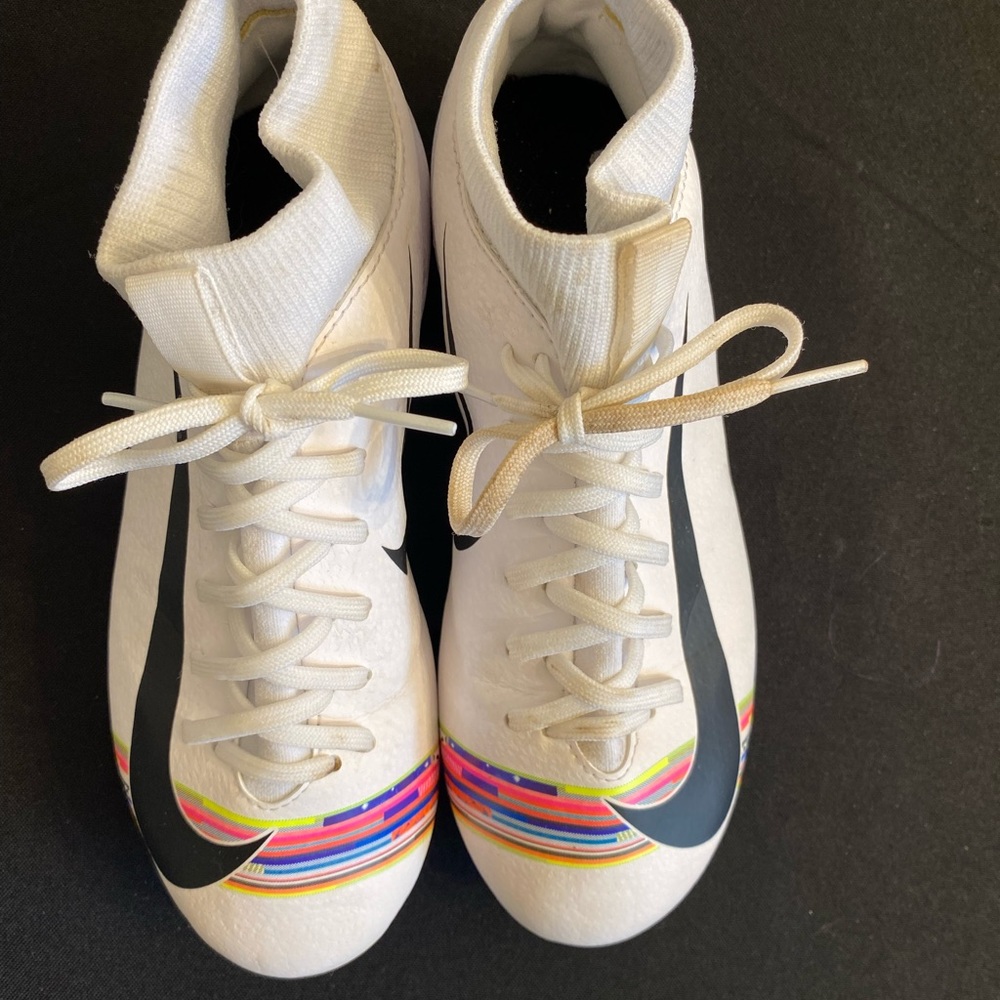 MerCurial Nike Cleats! Amazing shape